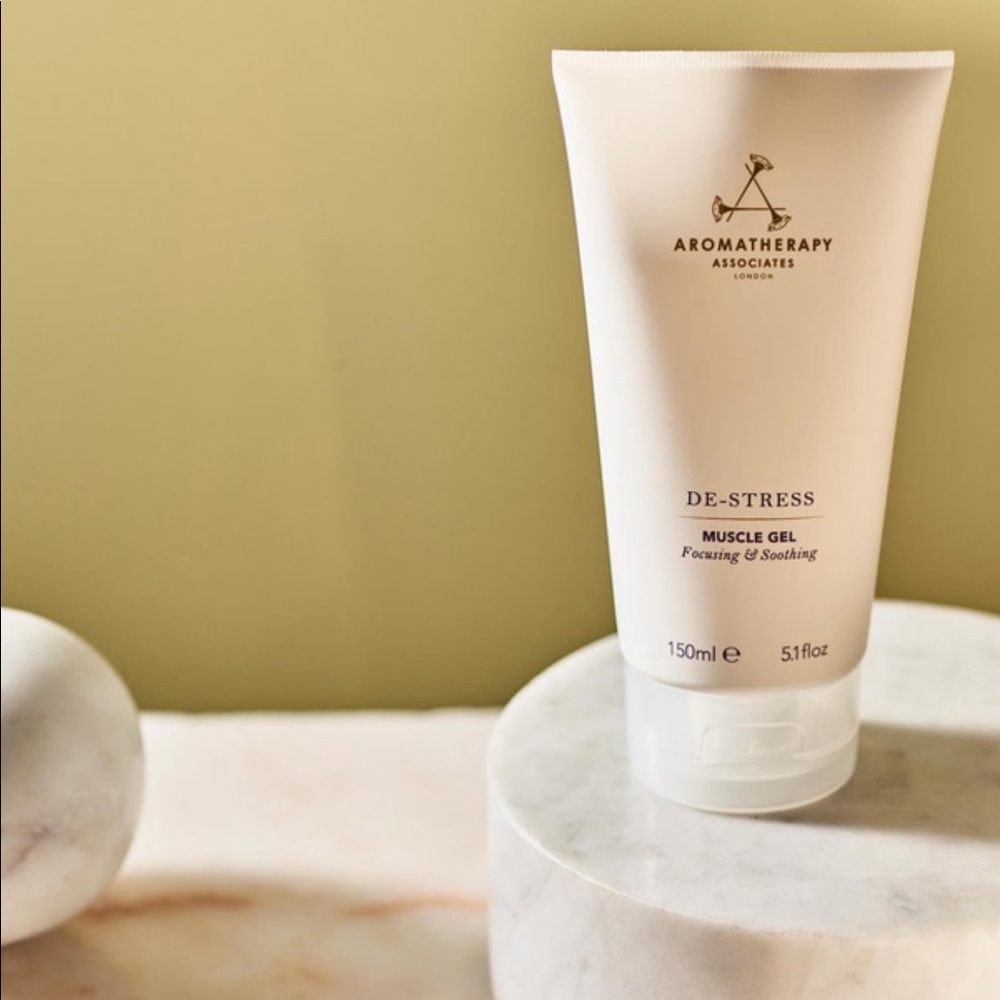 💦 AROMATHERAPY ASSOCIATES DE-STRESS MUSCLE GEL